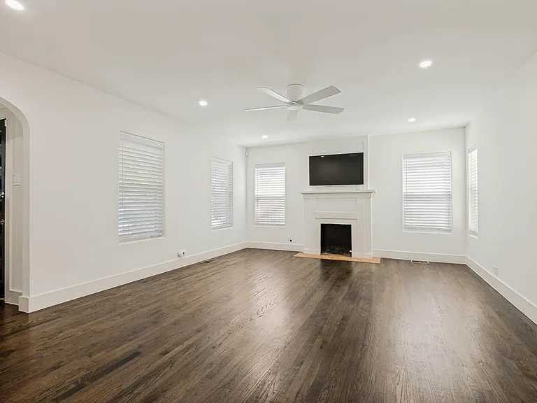 4425 Emerson Ave — Photo 6