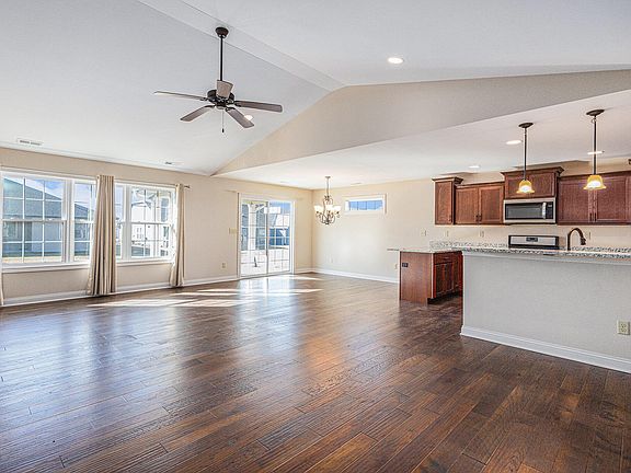 4th image of 10207 W 133rd Pl