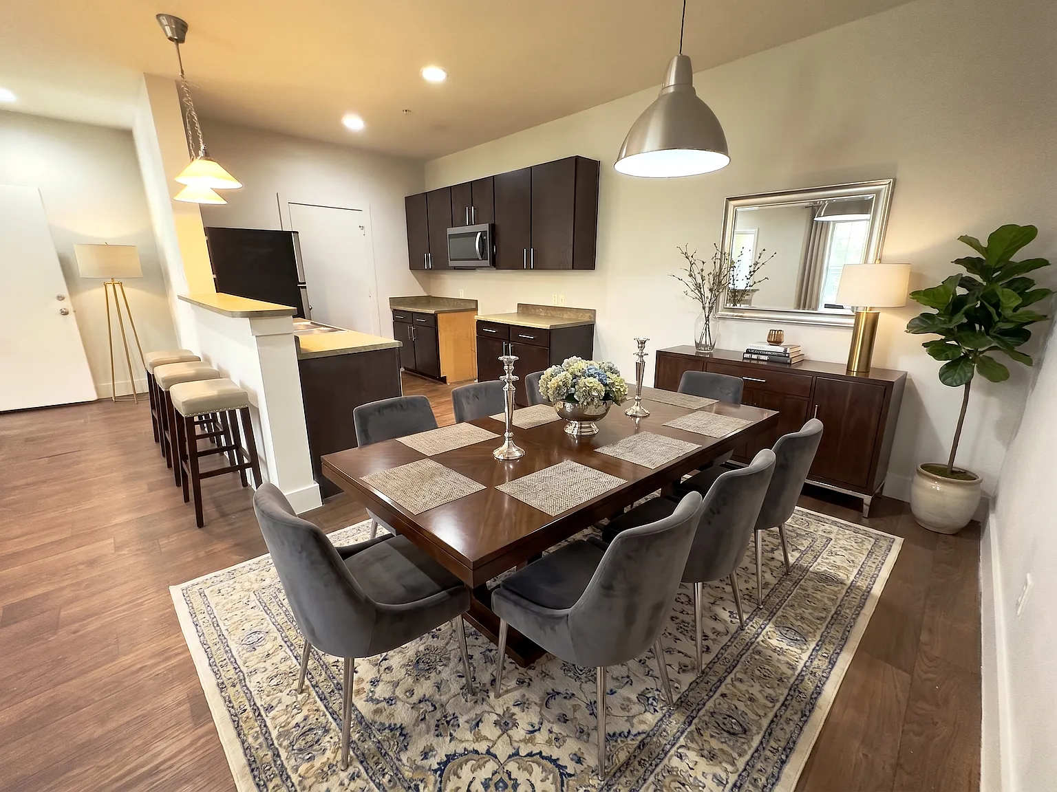 2 bed, 1199 sqft, $950 — Photo 2