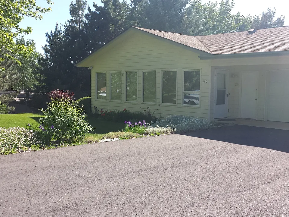 130 Hilltop Ave