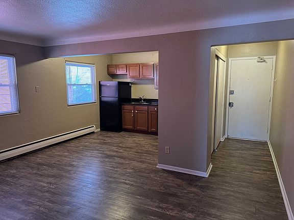4th image of 594 Lawson Ave W APT 4