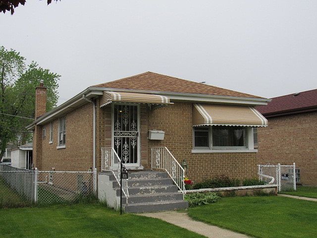 1st image of 806 S 11th Ave