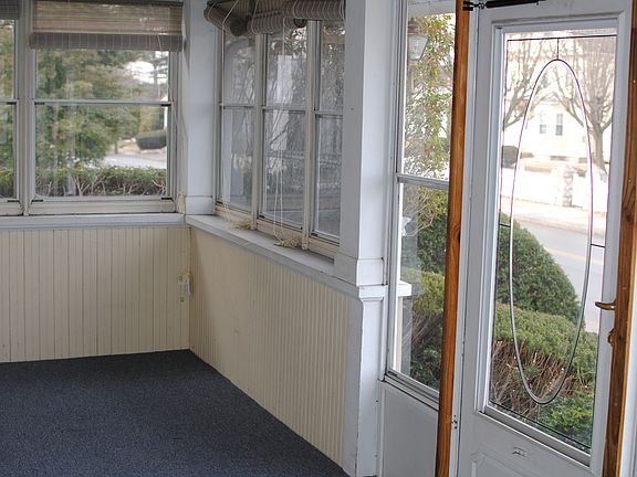 3rd image of 675 River Ave