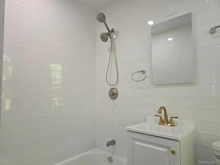 3074 Lexington Ave #2 — Photo 13