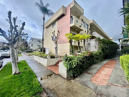 1115 S Wooster St #201 Photo 1