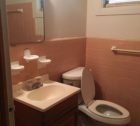 3rd image of 705 E College St