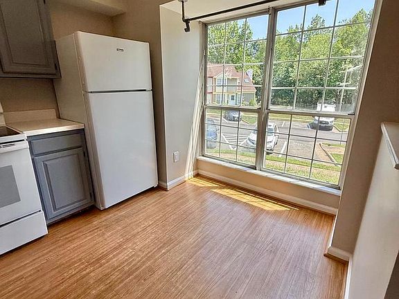 3rd image of 18028 Olde Port Ln