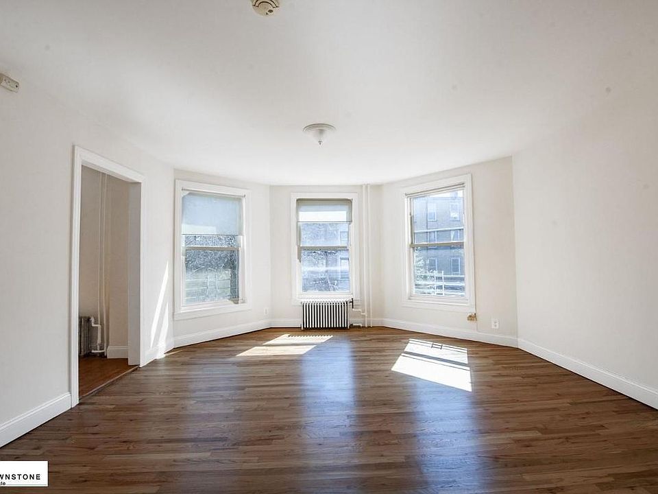 1st image of 220 Degraw St #2