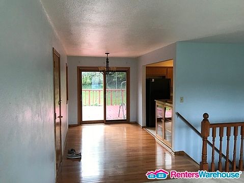 3rd image of 522 McNamara Ave