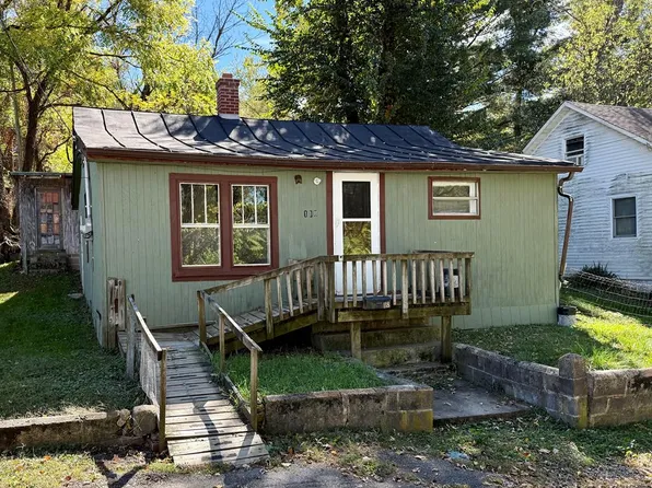 118 E Orange St, Marion, VA 24354