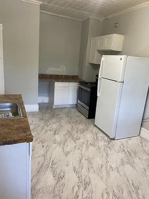 54 Oxford St #3