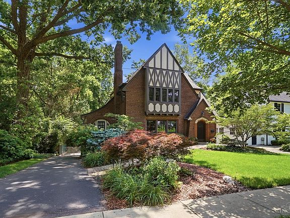 2nd image of 1346 Park Ridge Pl