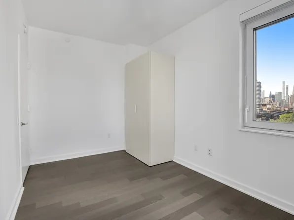 29-22 Northern Boulevard image 2 of 21