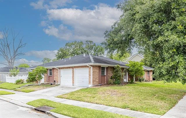 3 bed, 2.5 bath, 1964 sqft, $2,200 — Photo 4