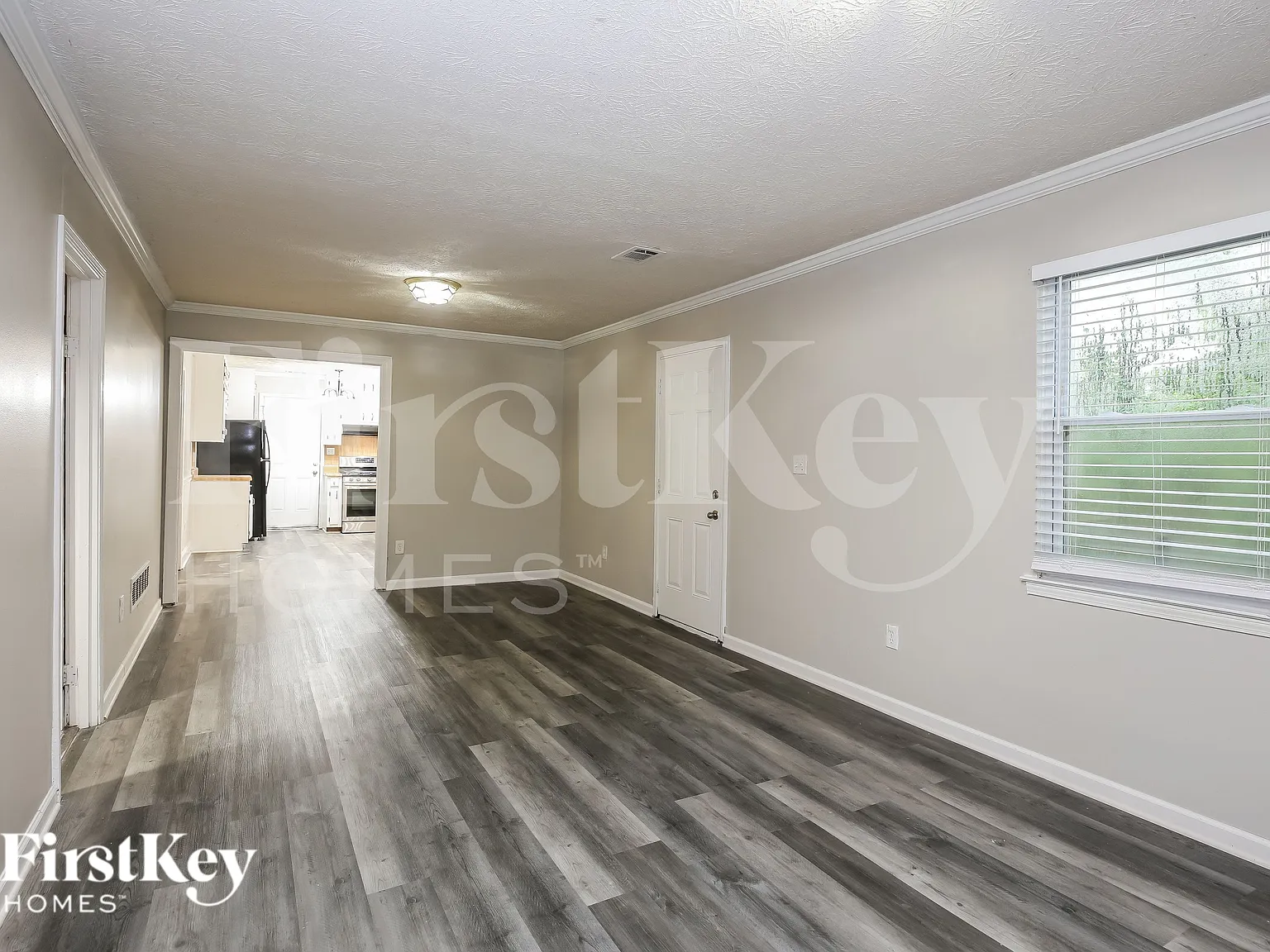 3 bed, 2.0 bath, 1695 sqft, $1,800 — Photo 3