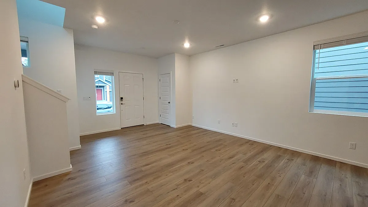 Building Photo - 1631 Lorraine Way