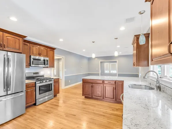 6 Eight Newburg St, Roslindale, MA 02131