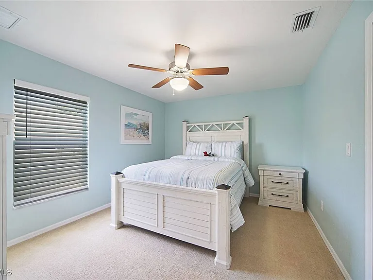 5007 SW 27th Ave — Photo 18