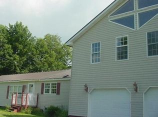 25 Harold Eastman Ln, Hartford, VT 05047