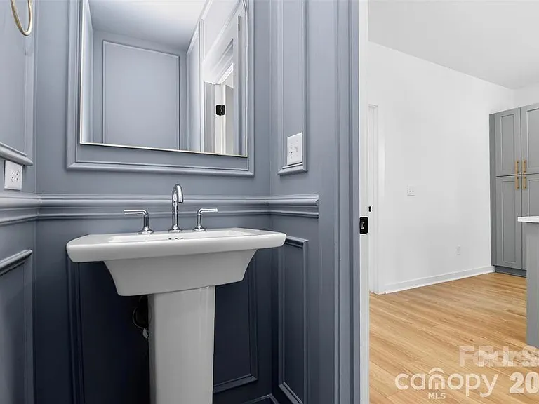 2714 Baltimore Ave — Photo 19