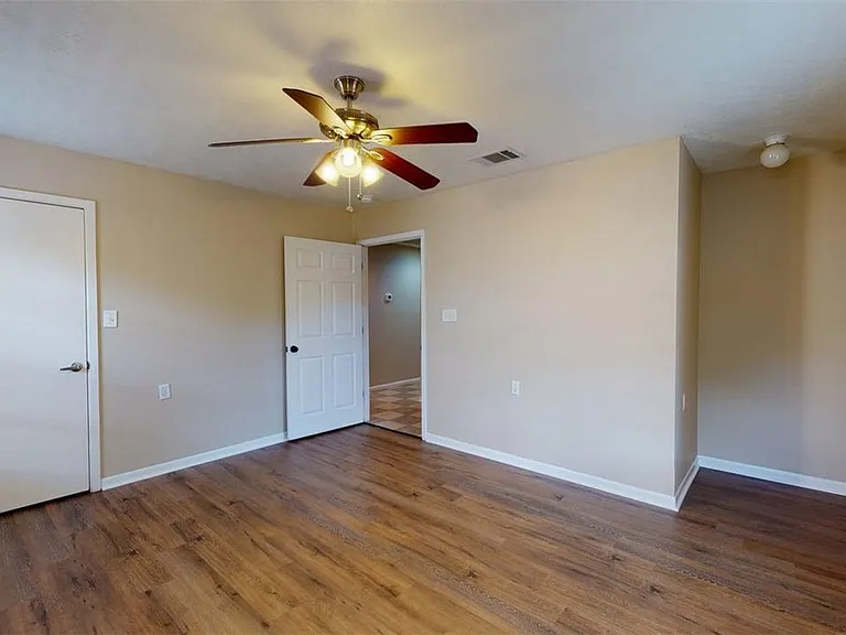1724 Boardwalk Ct — Photo 16
