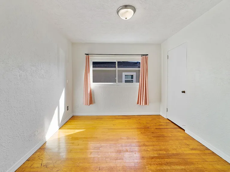 1652 Berkshire Ave — Photo 19