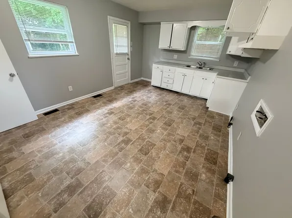 1838 Balfour Dr #Z4, Lexington, KY 40511