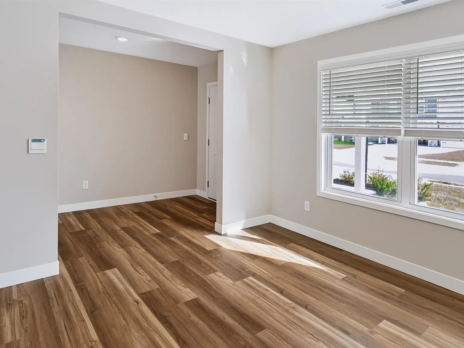 5 bed, 3.0 bath, 2600 sqft, $2,800 — Photo 3