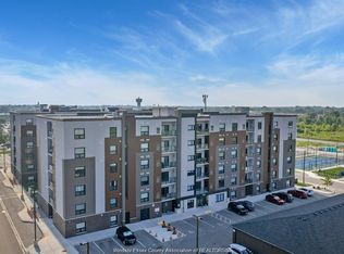 728 Brownstone Dr #403, Lakeshore, ON N9K 0A8