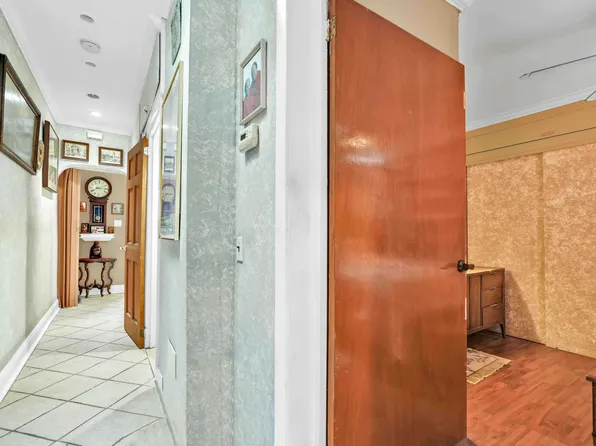 1623 George Street image 3 of 25