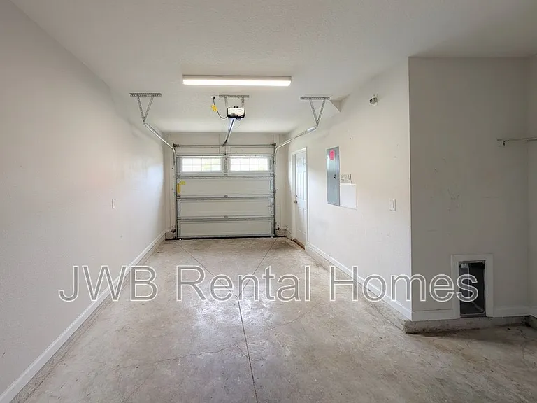 8485 McGirts Village Ln — Photo 12