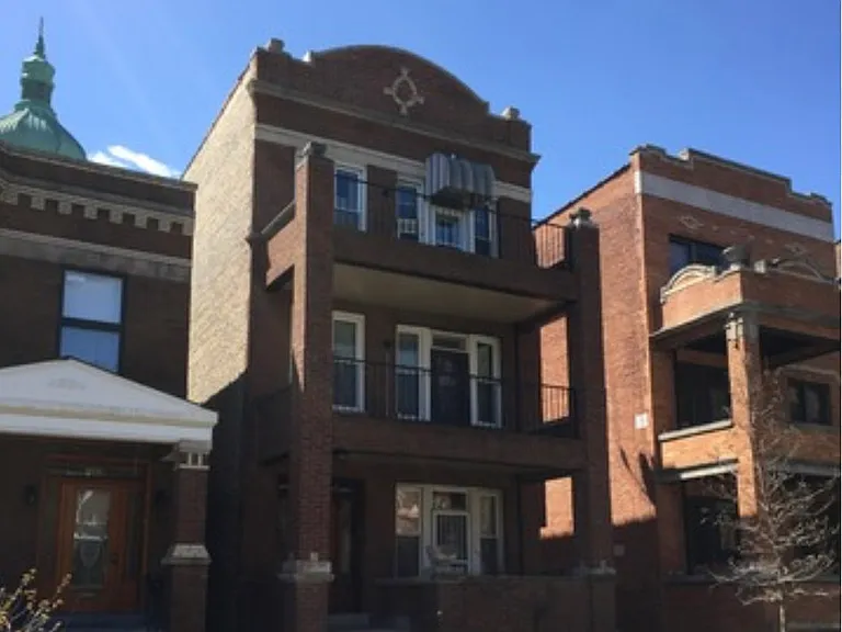 6 Unit Building