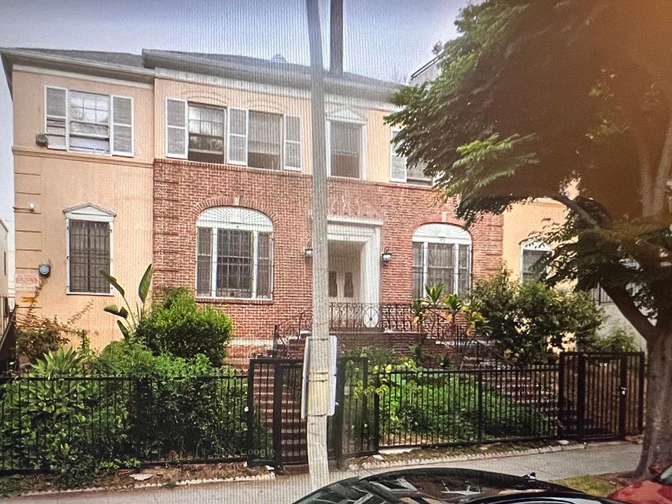 1st image of 531 S Berendo St #12G