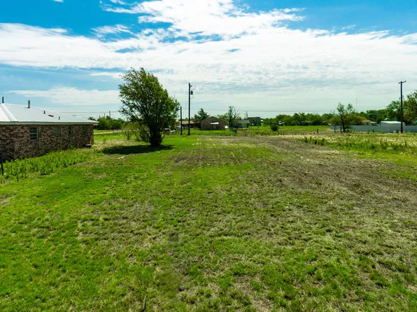 403 S Floyd Ave, Tulia, TX 79088