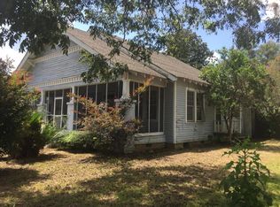 206 S 4th St, Lumberton, MS 39455