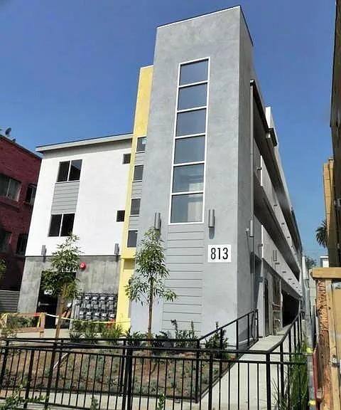 813 S Union Ave #303 — Photo 1