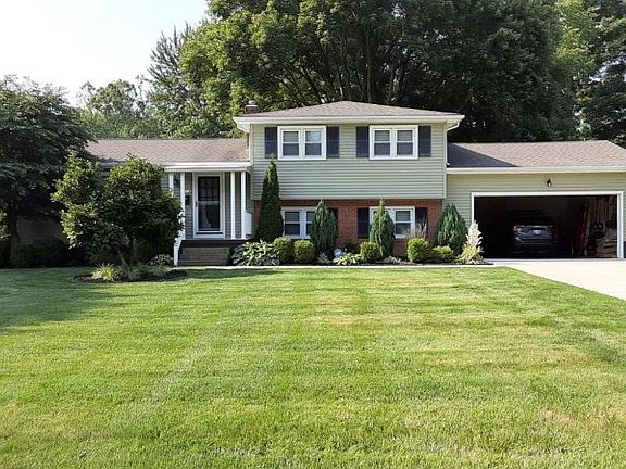 2nd image of 1613 Rosehedge Dr