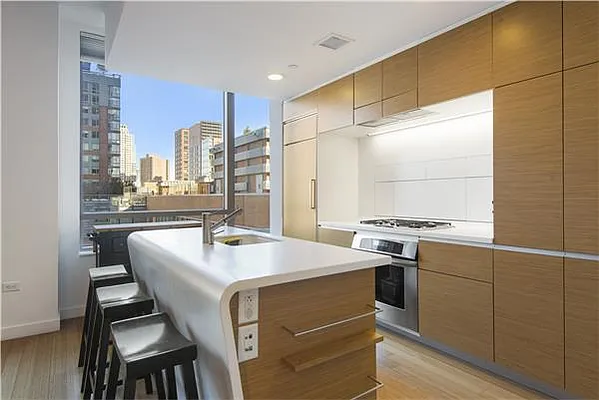 Sold by R New York | media 16