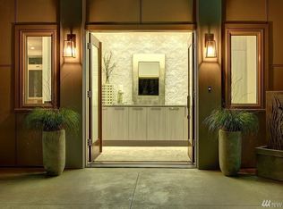 10710 NE 28th St, Bellevue, WA 98004