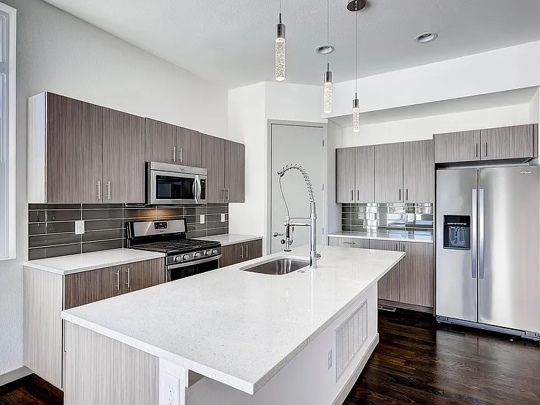 4010 Fenton Ct — Photo 4