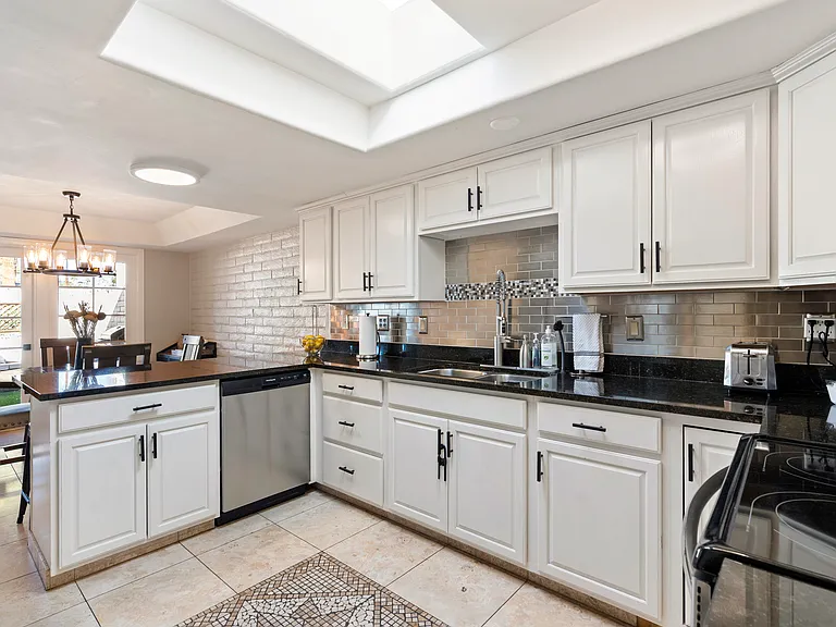 7802 E Mackenzie Dr — Photo 13