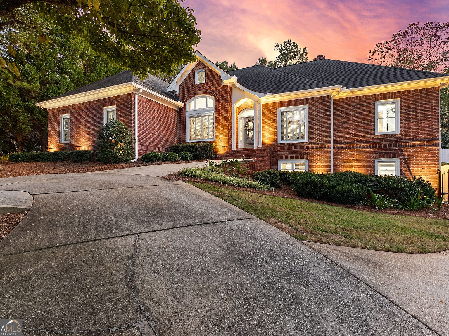 248 Montrose Dr