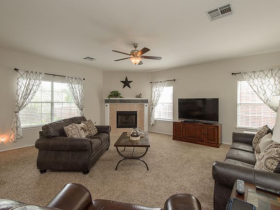 3rd image of 1723 Warwick Way