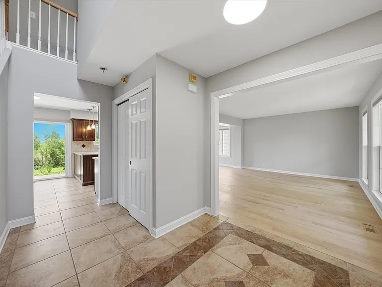 21854 W Kentwood Dr — Photo 5