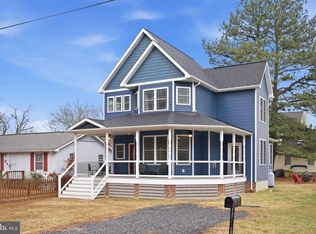 126 4th St, Colonial Beach, VA 22443