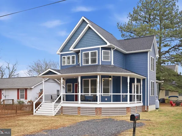 126 4th St, Colonial Beach, VA 22443