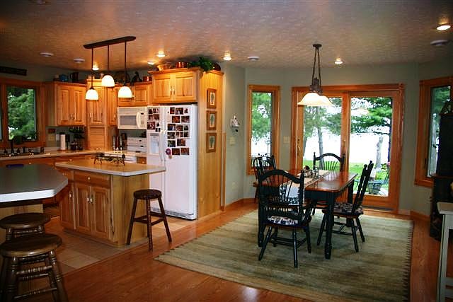 16813 Camelot Ln, Eden Valley, MN 55329