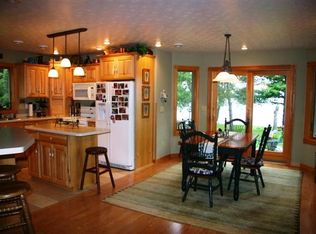 16813 Camelot Ln, Eden Valley, MN 55329
