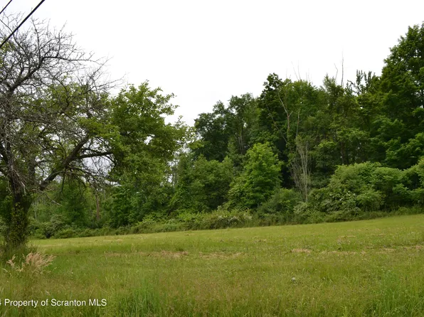 Carbondale Rd, Clarks Summit, PA 18411