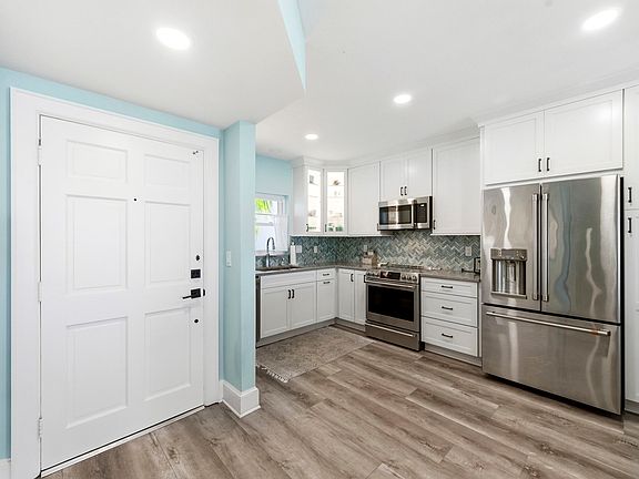 4th image of 4950 Gulf Blvd APT 608
